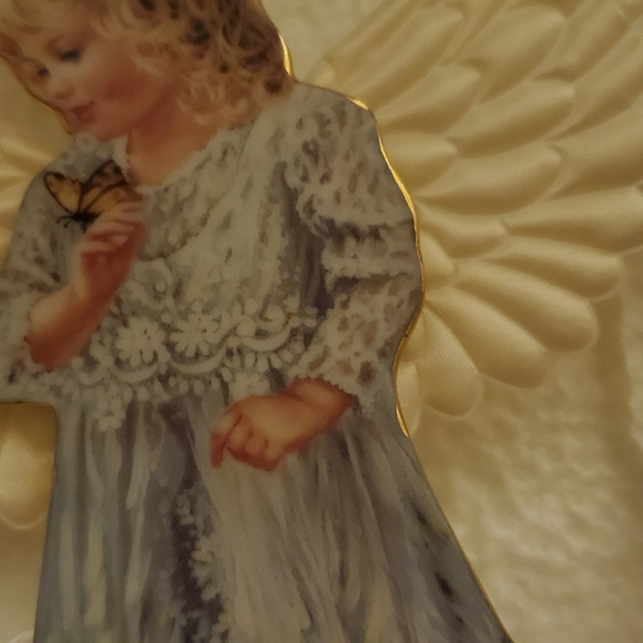 Heaven's Little Angels Ornament Collection - Picture 7 of 16